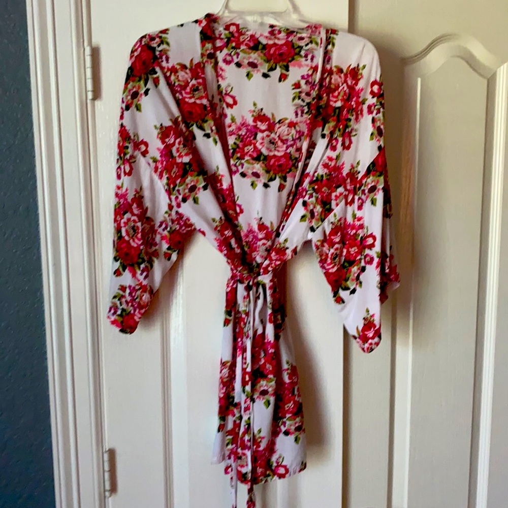 Floral Robe - Picture 2 of 3